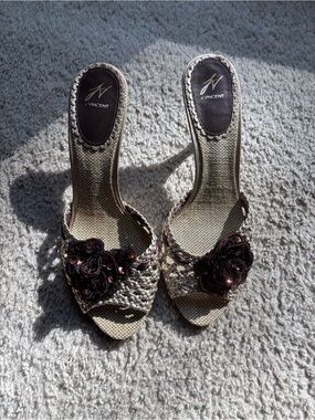 J. Vincent Tan Braided Slide Mule heels with Brown Floral Appliqués EUC